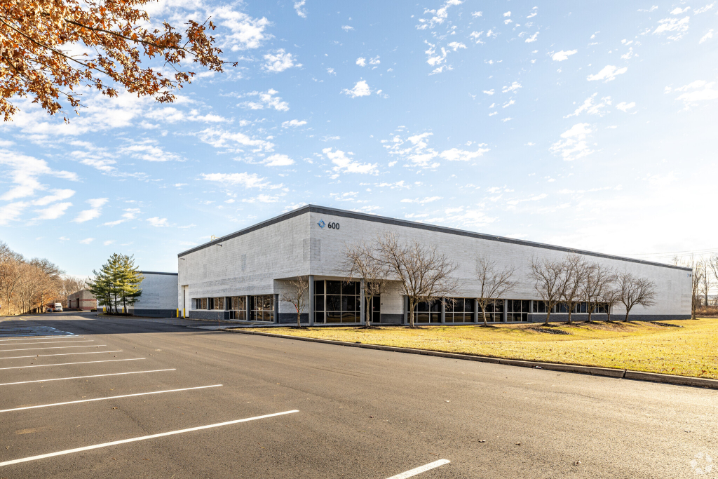 Photo for Seagis Property Group Leases 107,000 SF in Carteret, NJ
